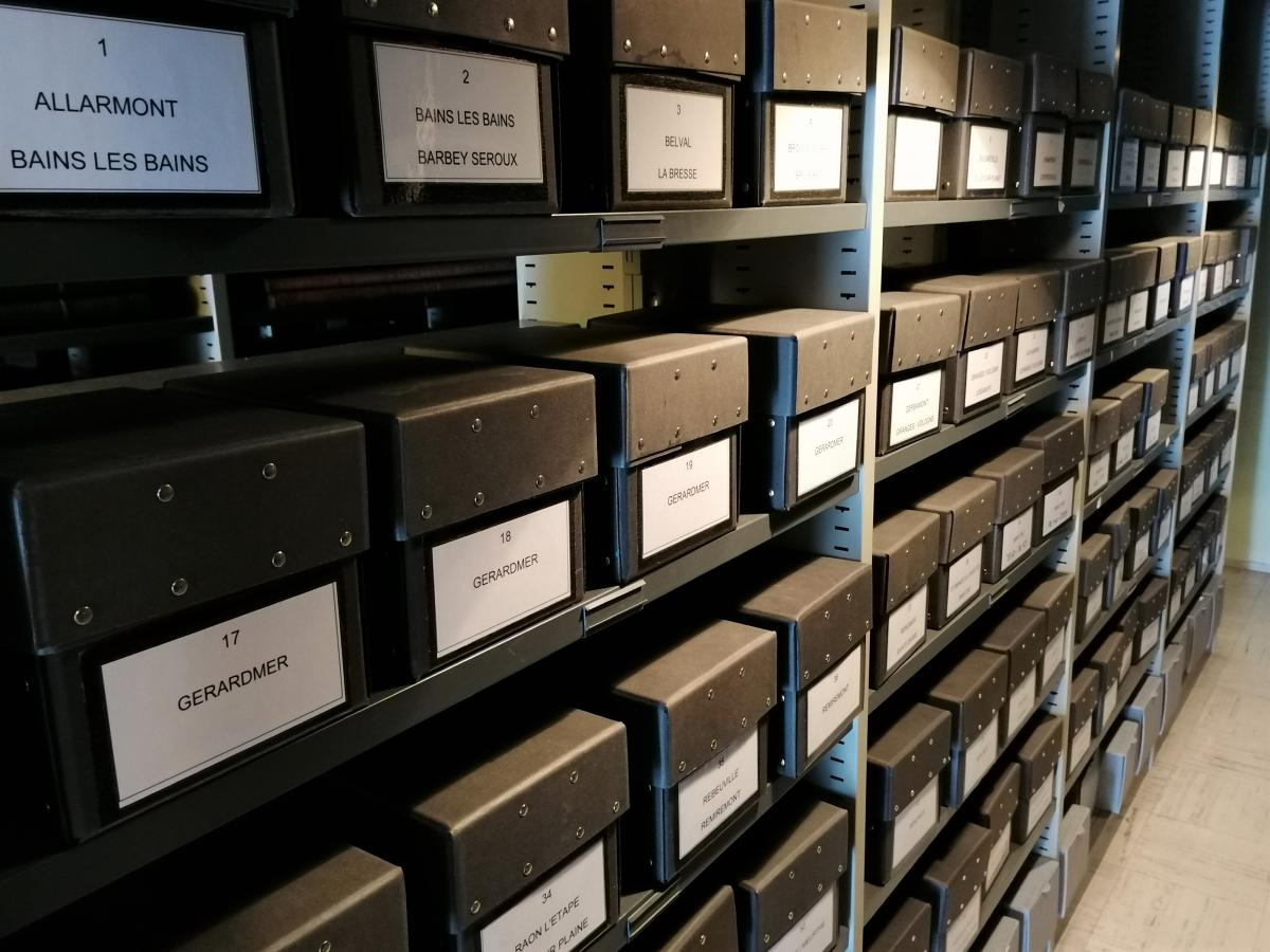 9500 plaques de verres sont stockées et classées à la médiathèque de Saint-Dié 1